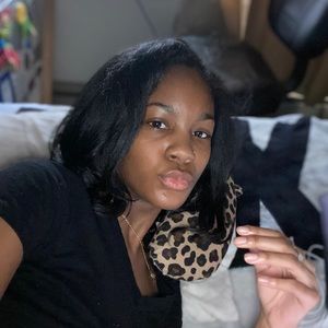 Meet your Posher, Kayla